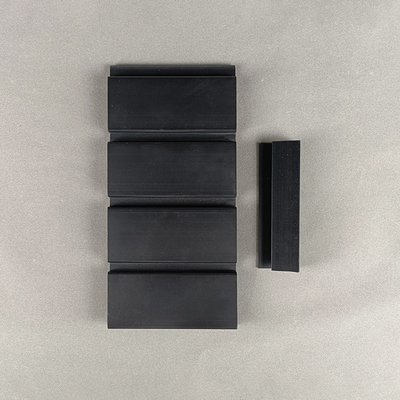 Водоустойчивое пластиковое Slatwall включает черное в набор отложенных изменений для живя комнаты попа